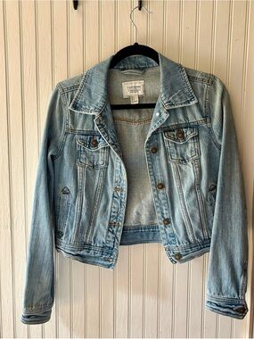 Hollister Light Washed Blue Denim Jacket - Women